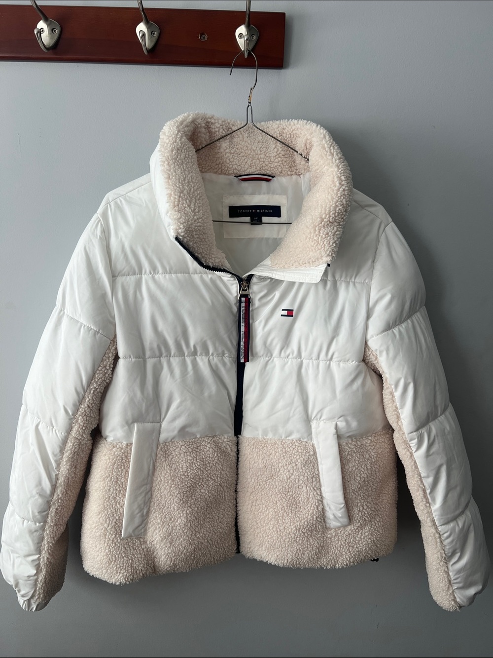 Tommy Hilfiger White Puffer Jacket with Cream Sherpa Trim